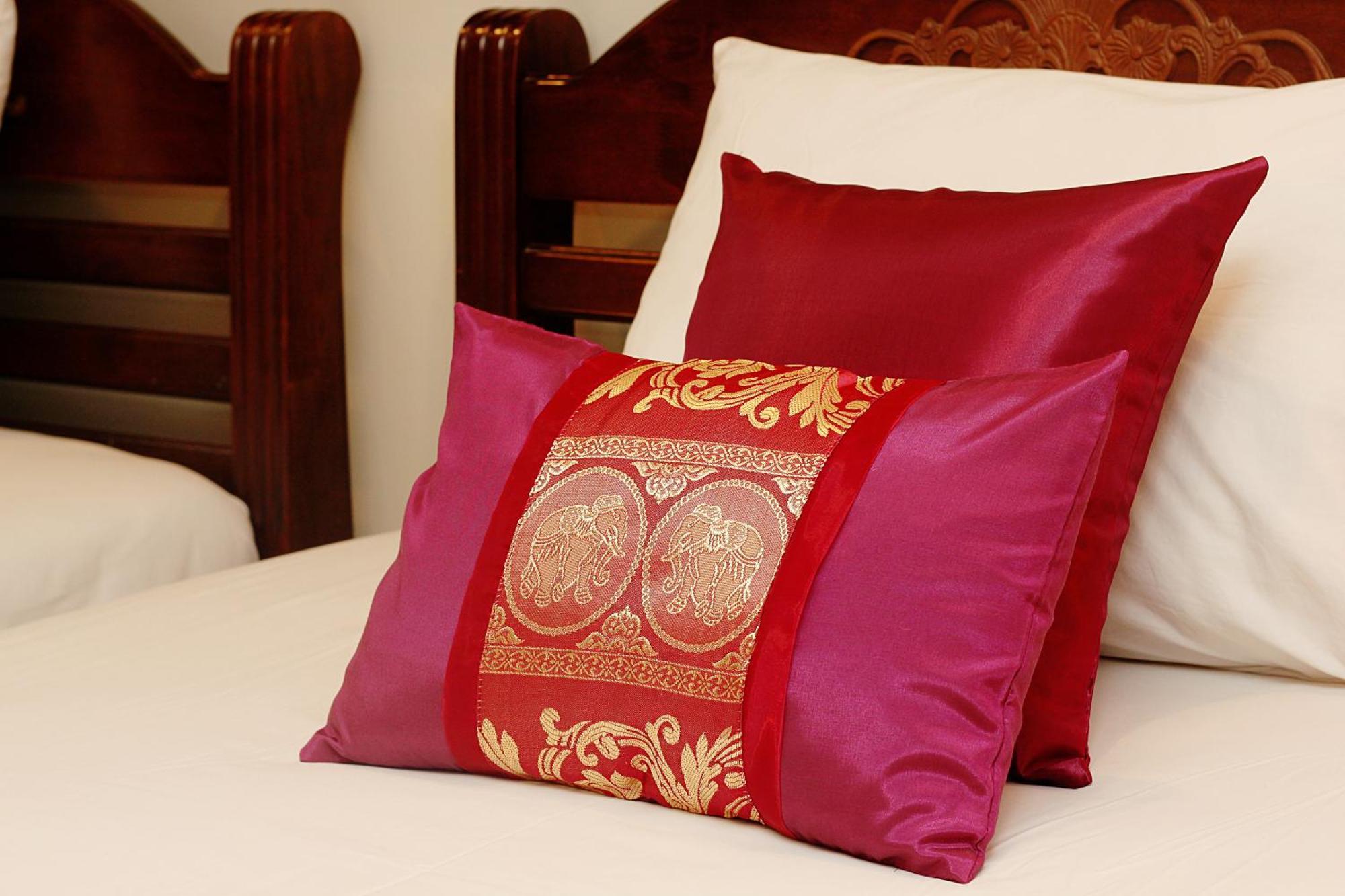 Sky Silk Decoration House Hotel Patong Exterior foto
